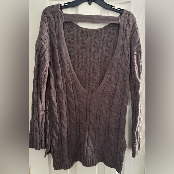 Charlotte Russe Deep V Back Sweater - Picture 4 of 4